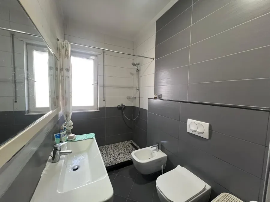 Apartament 2+1 me qira tek Rruga Panorama, € 700, 100 m² 2