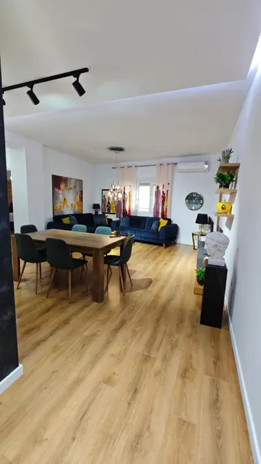 Apartament me qera - Komuna e Parisit, € 950, 105 m² 2