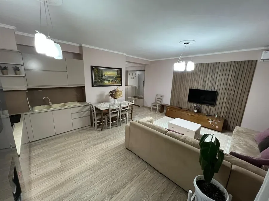 Apartament me qera - Astir, Vila L, € 577, 106 m² 4