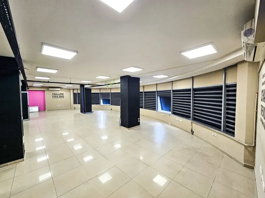 Ambjent Biznesi me qera - Rruga e Dibres, € 2.600, 300 m² 4