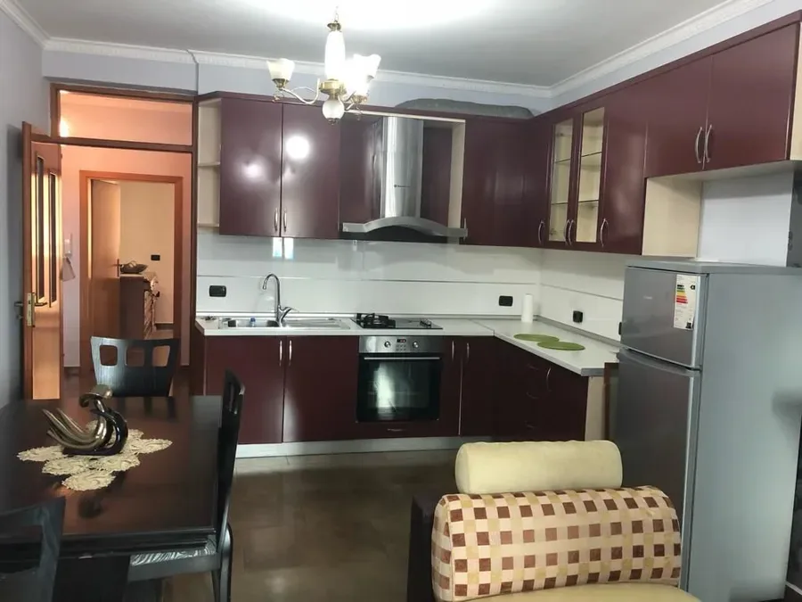 Apartament me qera - Qender, € 650, 105 m² 4