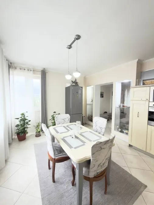 Shitet Apartament - Liqeni i Thate, € 260.000, 126 m² 3