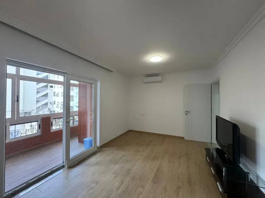 Zyre me qera - Pazari i Ri, € 1.200, 88 m² 4