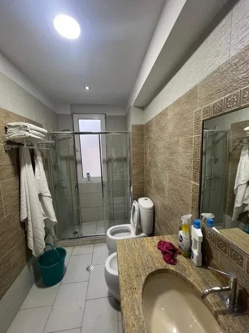 Apartament me qera - Liqeni i Thate, € 800, 86 m² 4