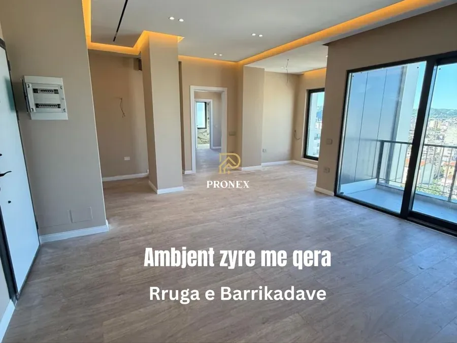 Ambjent zyre me qera - Rruga e Barrikadave, € 1.300, 130 m²