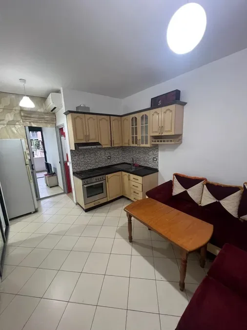 Apartament me qera - Liqeni i Thate, € 500, 54 m² 3