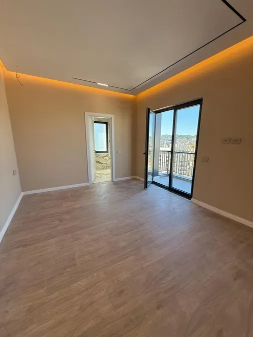 Ambjent zyre me qera - Rruga e Barrikadave, € 1.300, 130 m² 4