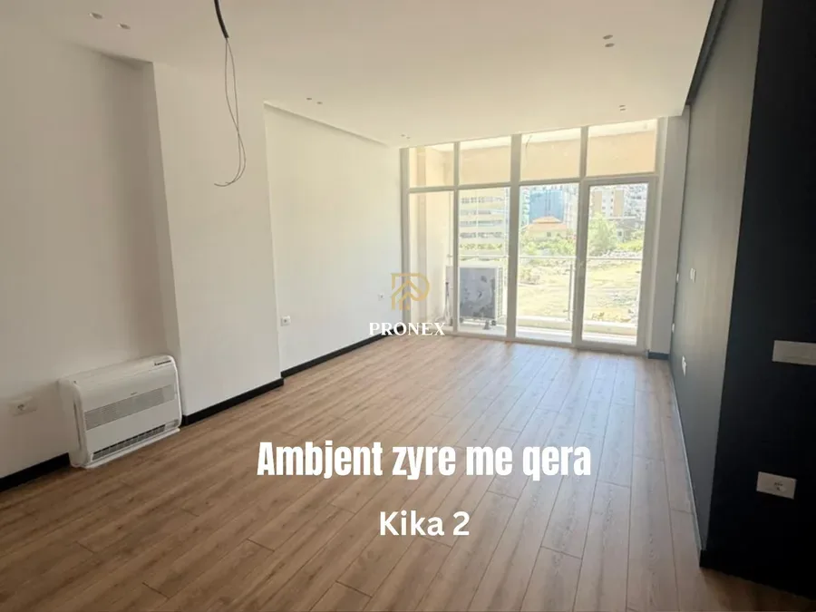 Ambjent zyre me qera - Komuna e Parisit, € 700, 75 m²