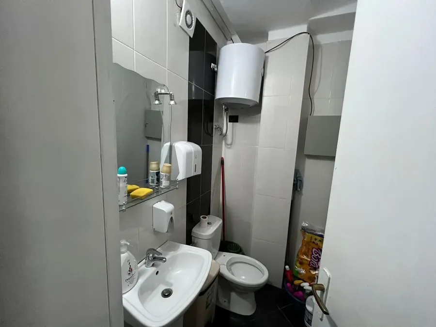 Zyrë për qira Tiranë - qyteti, € 1.100, 72 m² 3