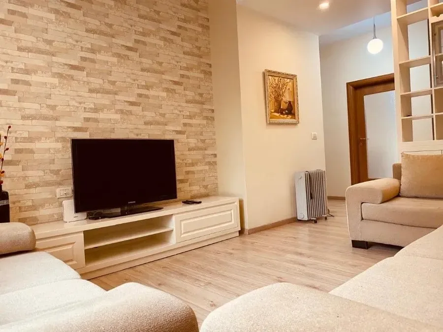 Jepet me qera apartament tek Bulevardi Zogu i Pare, ne krah te Fakultetit te Shkencave te Natyres, mbrapa gazetes Celesi, rruga Hamid Shijaku, € 750, 120 m²