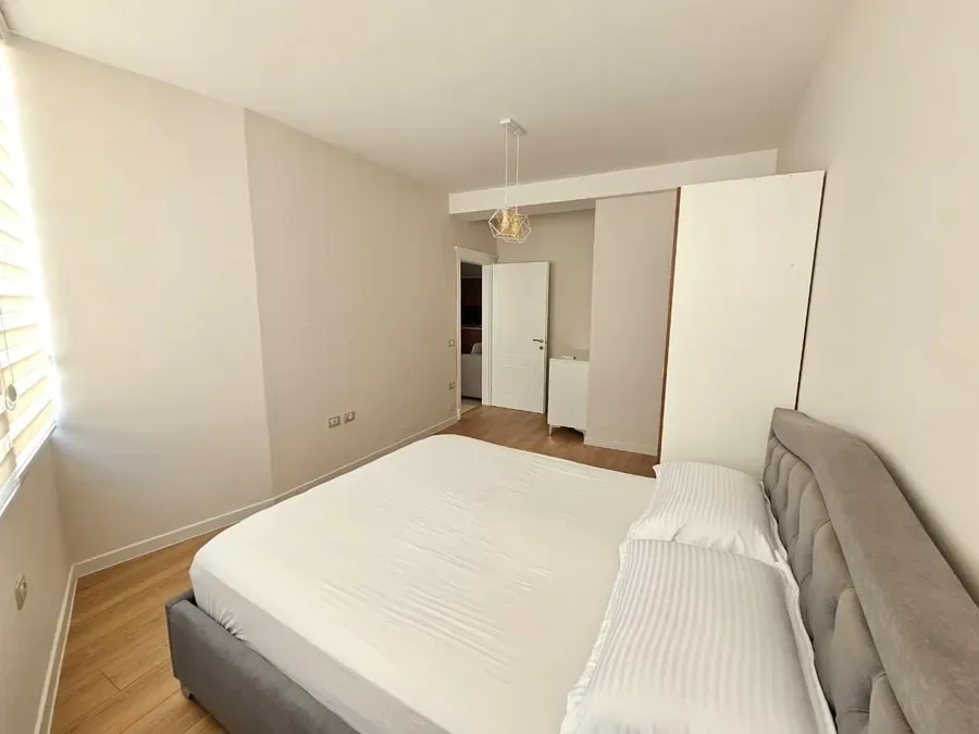 Apartament për qira Rr. Barrikadave - B. Zogu I - Materniteti (Tiranë - qyteti), € 700, 90 m² 3