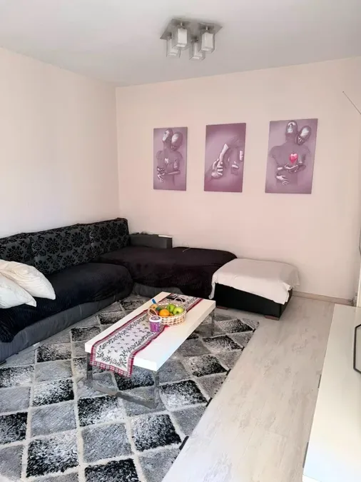 Apartament 1+1 me qira prane Maternitetit te Ri, € 600, 70 m² 2