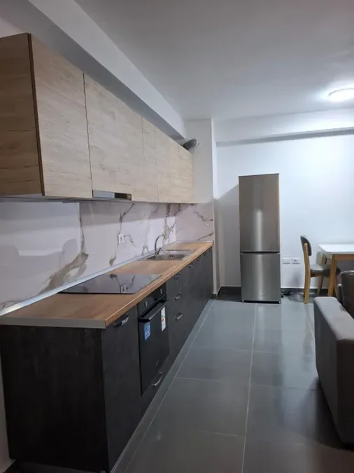 Jepet me qera apartament 3+1te pallatet e Bashkise, rruga 5 Maji, € 650, 116 m² 4