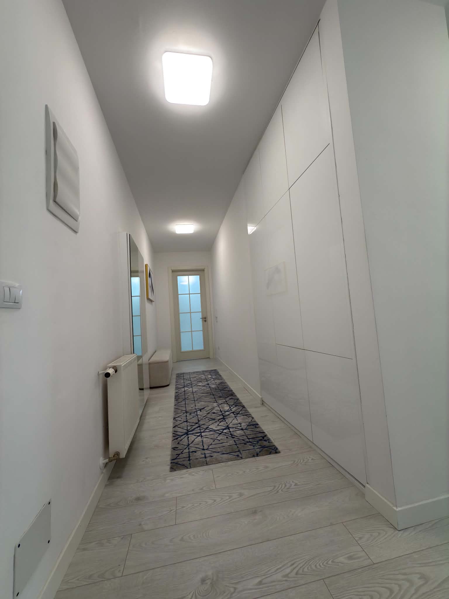 Banese me qira, 119 m2, ne Royall Mall, vetem per nderkombetare