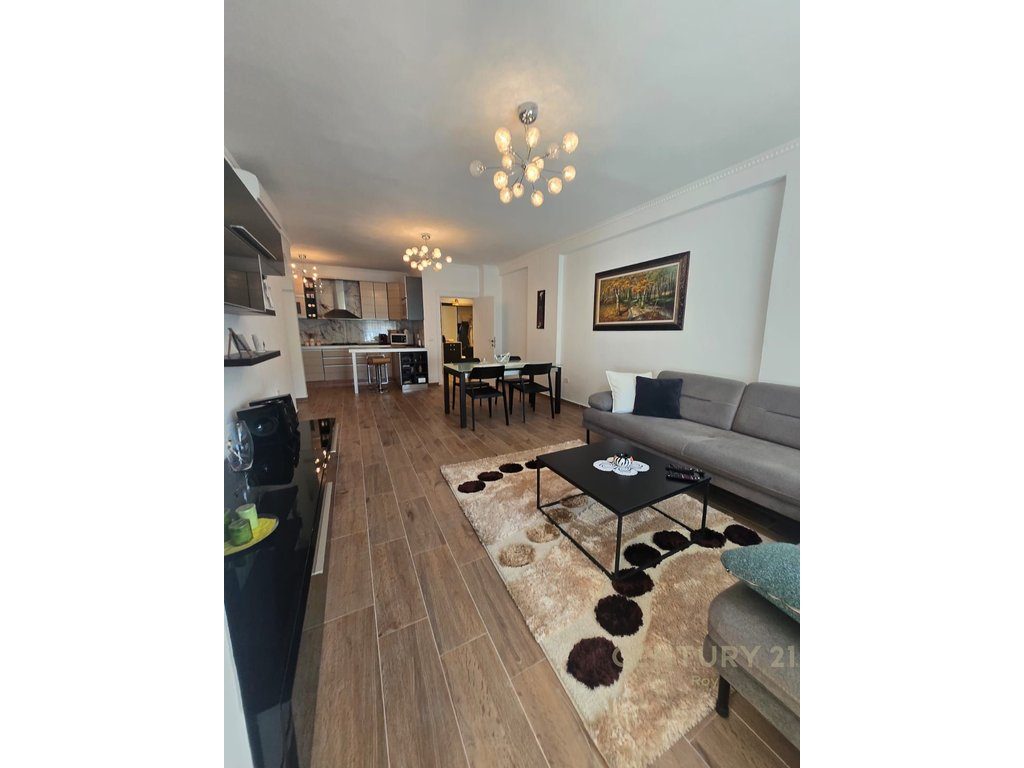 SHITET APARTAMENT 2+1+GARAZHD KET ISH-URT'ja !!! 2