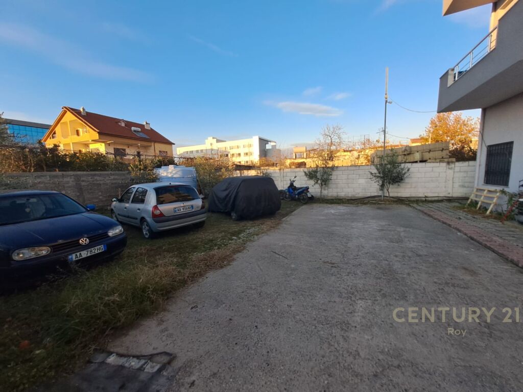 SHITET HOTEL NE PLAZH ME 15 DHOMA !!