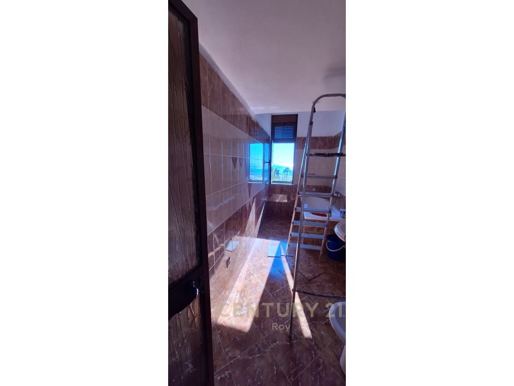 AMBJENT PER ZYRE PER QIRA NE VOLLGA - 400€ 4