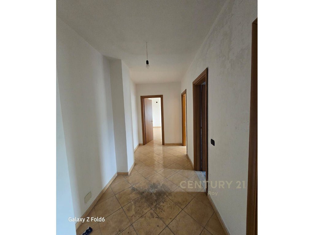 SHITET APARTAMENT 2+1 +GARAZHG NE ZONEN E GOLEMIT !!! 4
