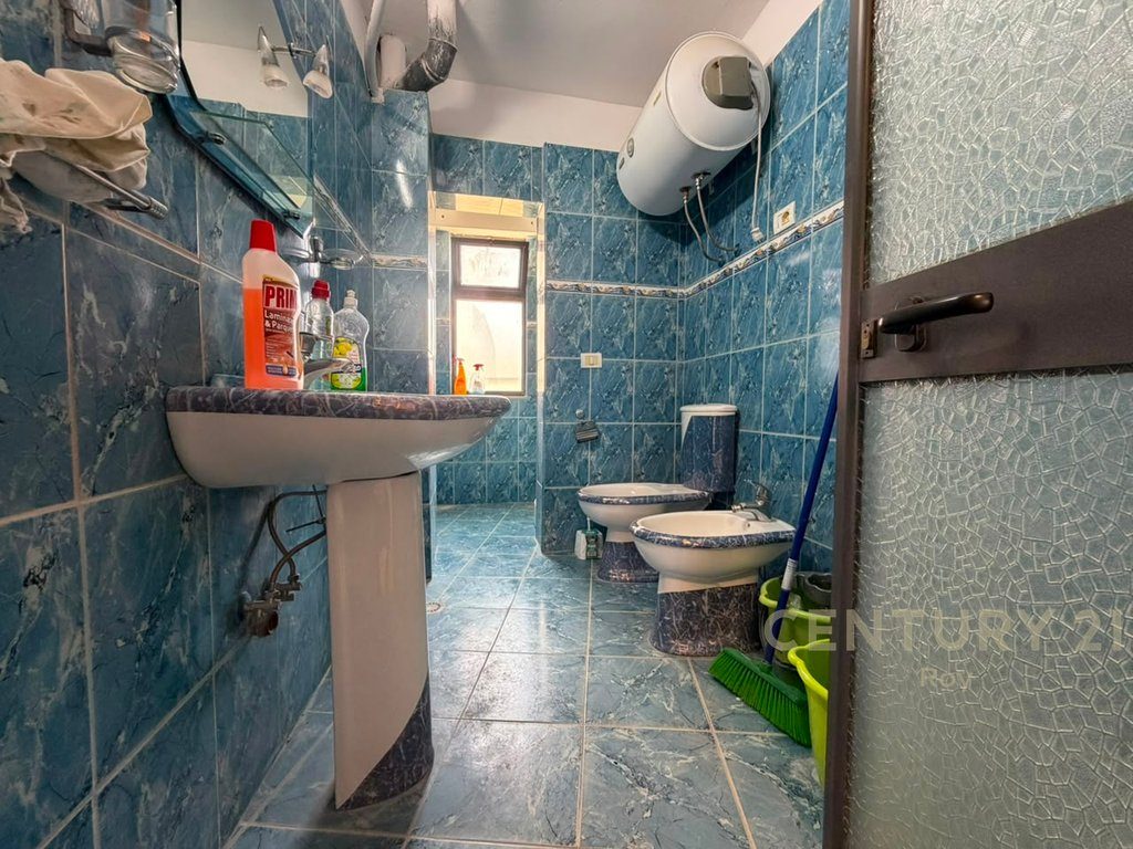 SHITET APARTAMENT 1+1 NË QENDËR TË KAVAJËS 4