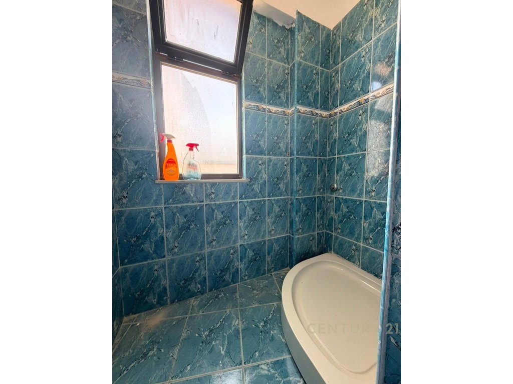 SHITET APARTAMENT 1+1 NË QENDËR TË KAVAJËS
