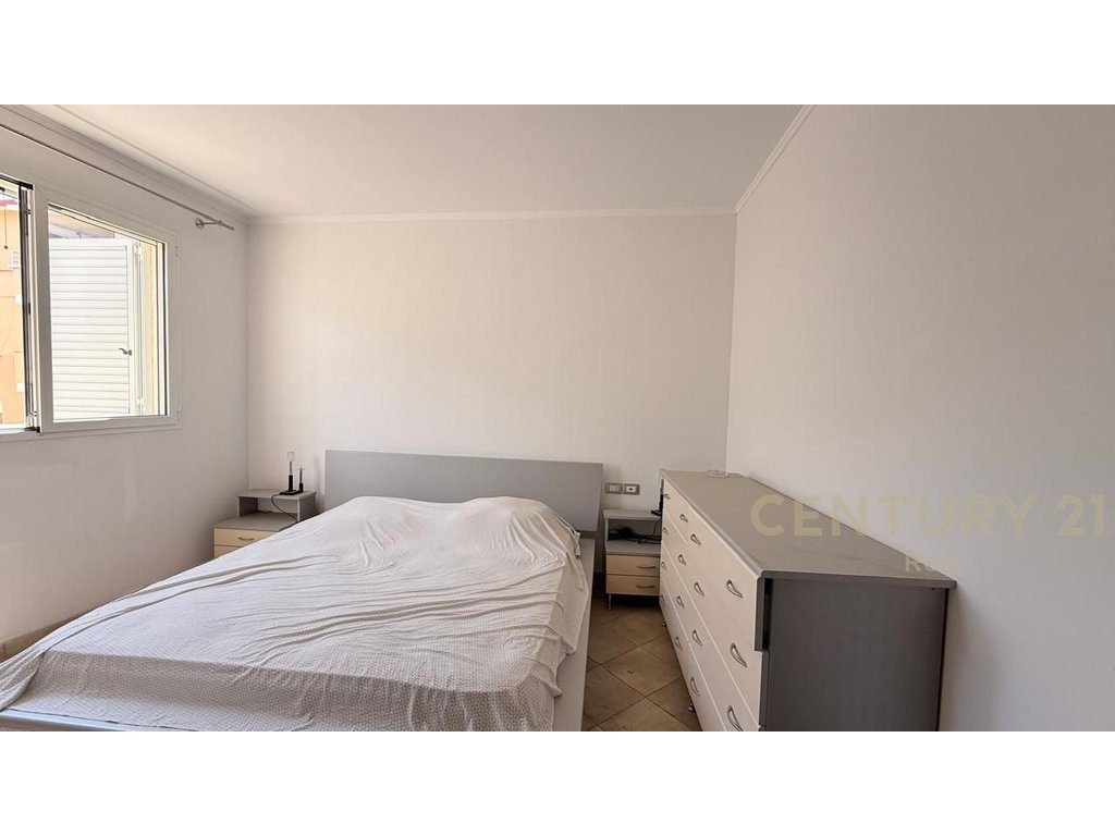 SHITET APARTAMENT 3+1+VERANDE PRANE DETIT,GOLEM!