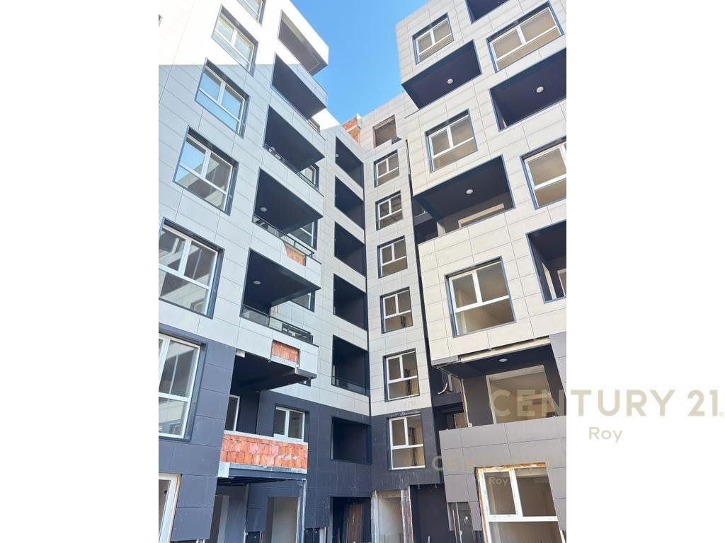 SHITET STUDIO TEK MONTEVIDEO RESIDENCE TE MALI ROBIT! 3