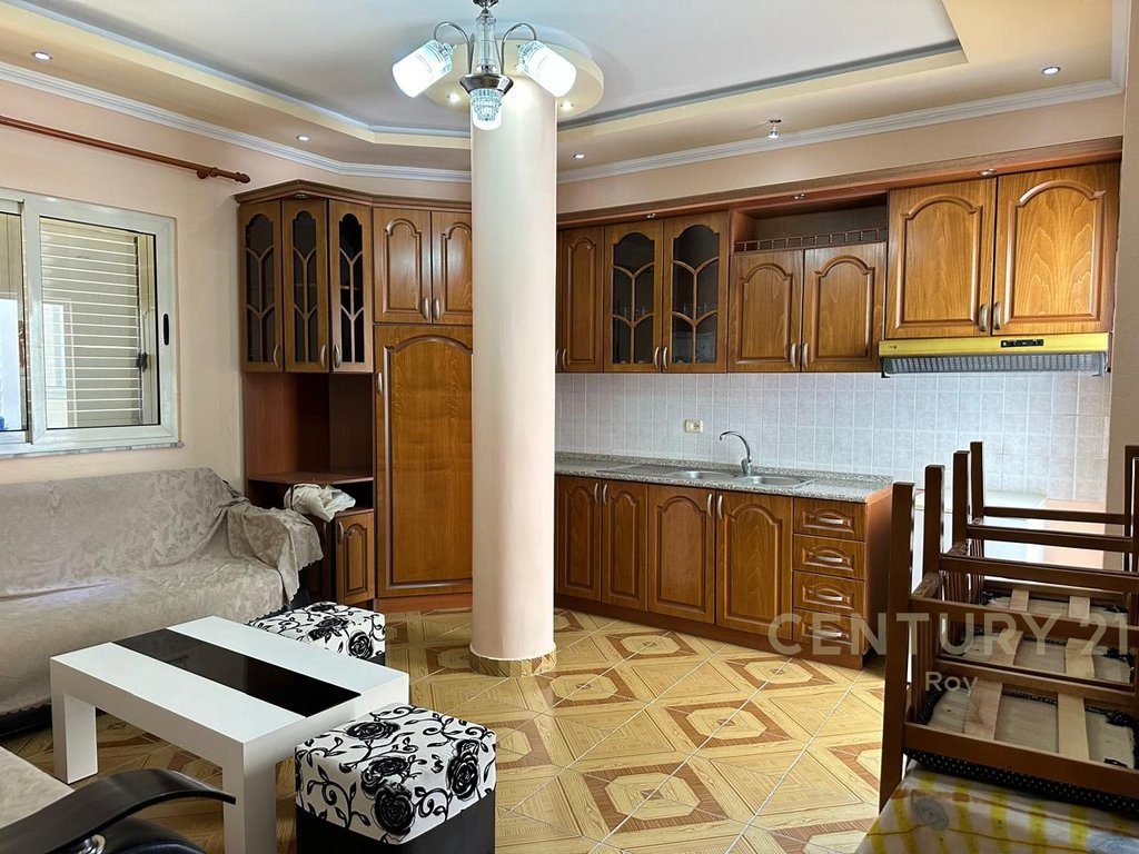 Shitet Apartament 2+1 + Garazh 20 m² Ne Durrës 2