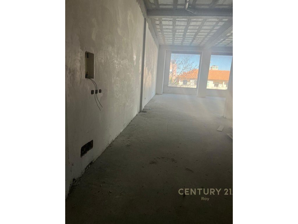 JEPET AMBIENT BIZNESI ME QERA NE ZONEN E PLAZHIT!!!! - 1000€ | 191 m² 4
