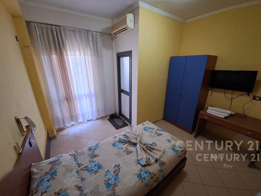 SHITET HOTEL ME 31 DHOMA NE GOLEM!