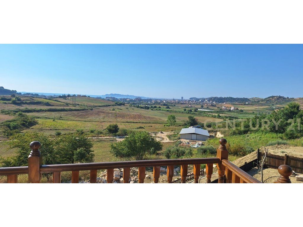 SHITET VILË NË GOLEM – 550,000 € 4