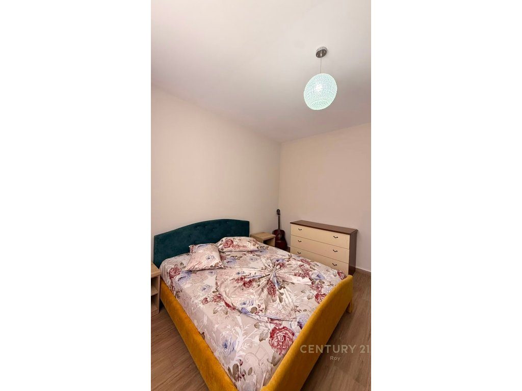 SHITET APARTAMENT 1+1 PRANE MIAMI BEACH,GOLEM!