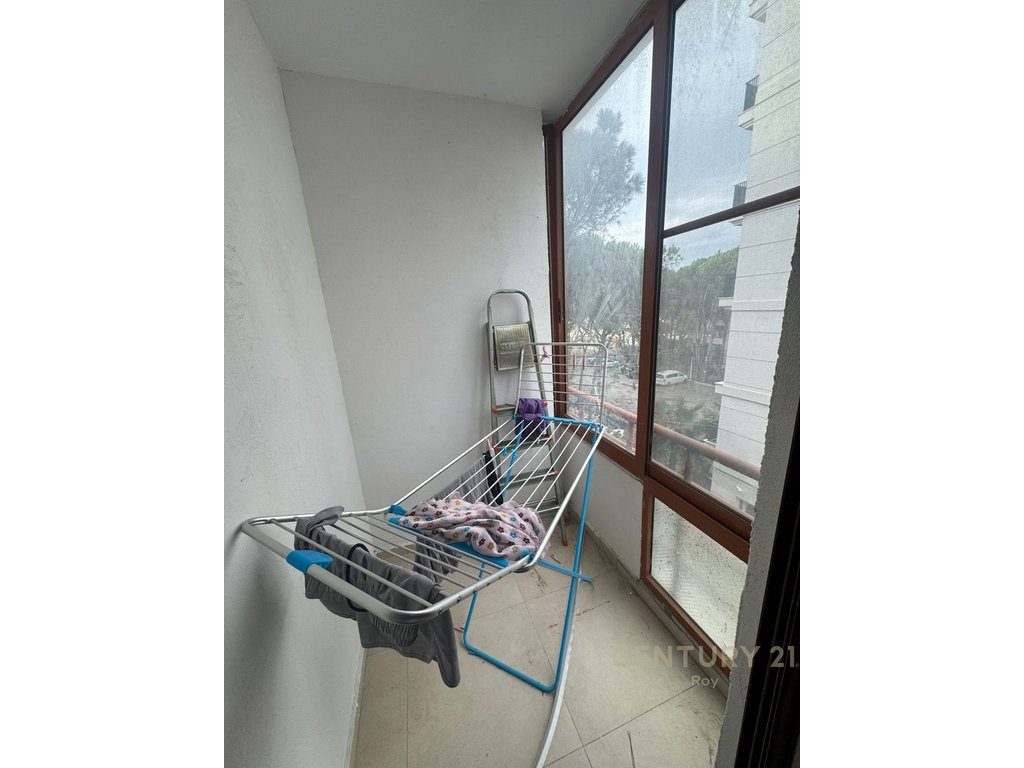 SHITET APARTAMENT 2+1 VIJE E PARE ME DETIN NE MALIN E ROBIT , DURRES ! 3