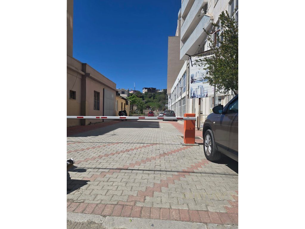 SHITET DYQAN NDERTIM I RI 1500euro-m2!!