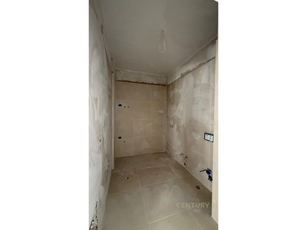 SHITET APARTAMENT 2+1+2T,ME PAMJE DETI NE GOLEM! 4