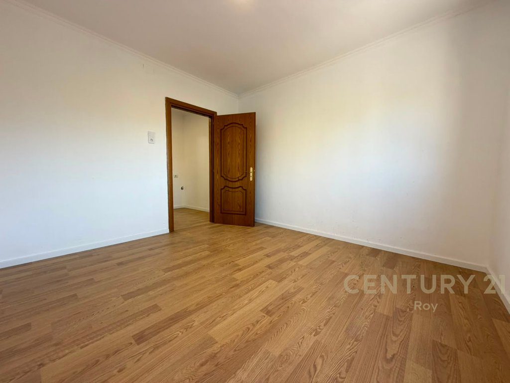 SHITET APARTAMENT 1+1 NË QENDËR TË KAVAJËS 3