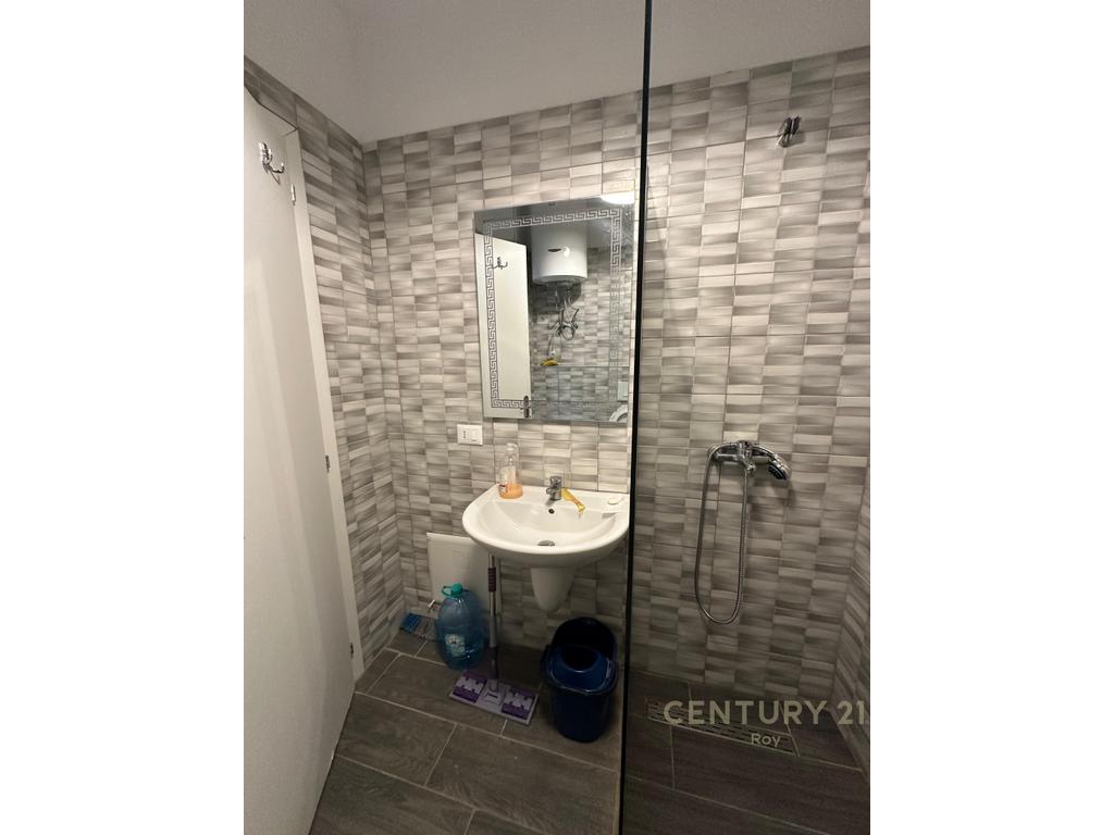 JEPET APARTAMET 1+1 ME QIRA AFATGJATE NE GOLEM SHUM PRANE DETIT!!! 2