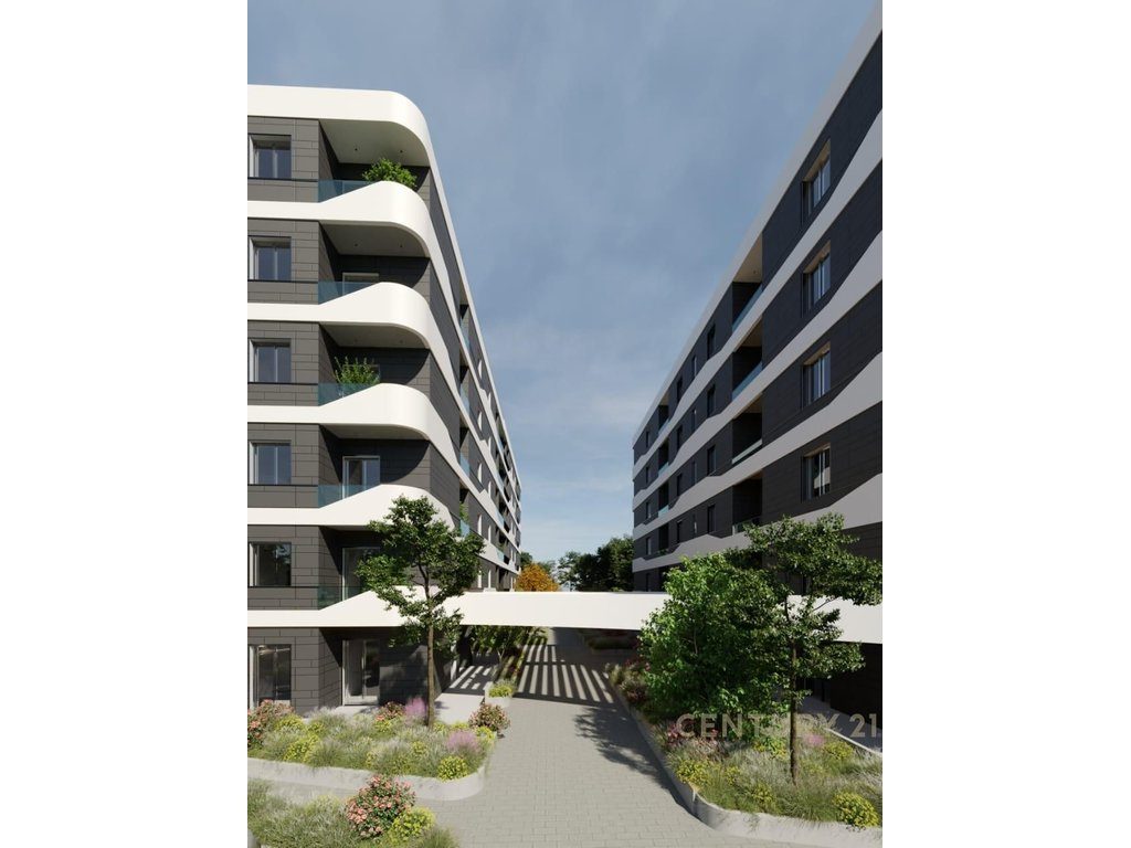 Shitet apartament 2+1, ndertim i ri në Mali i Robit,Golem 3