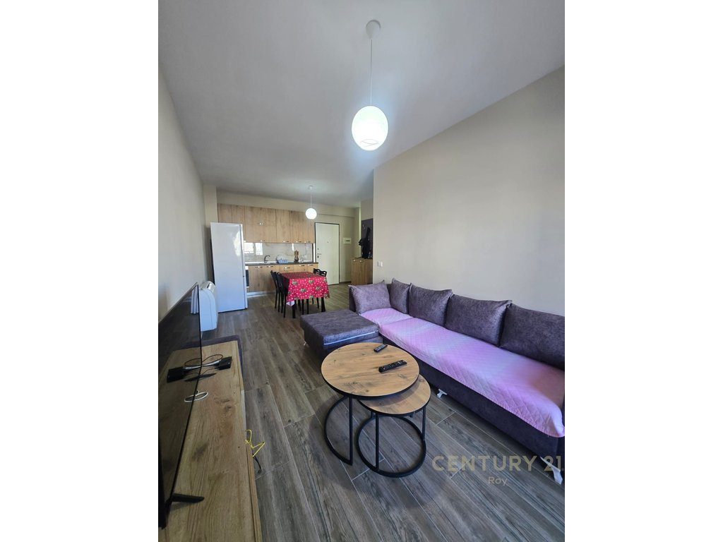 SHITET APARTAMENT 1+1 TE MALI I ROBIT ! 4