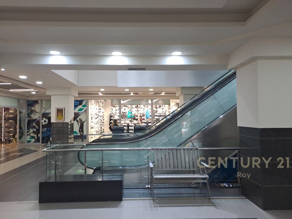 Dyqan Për Shitje Ne Flagship Center , Durrës .!! 2