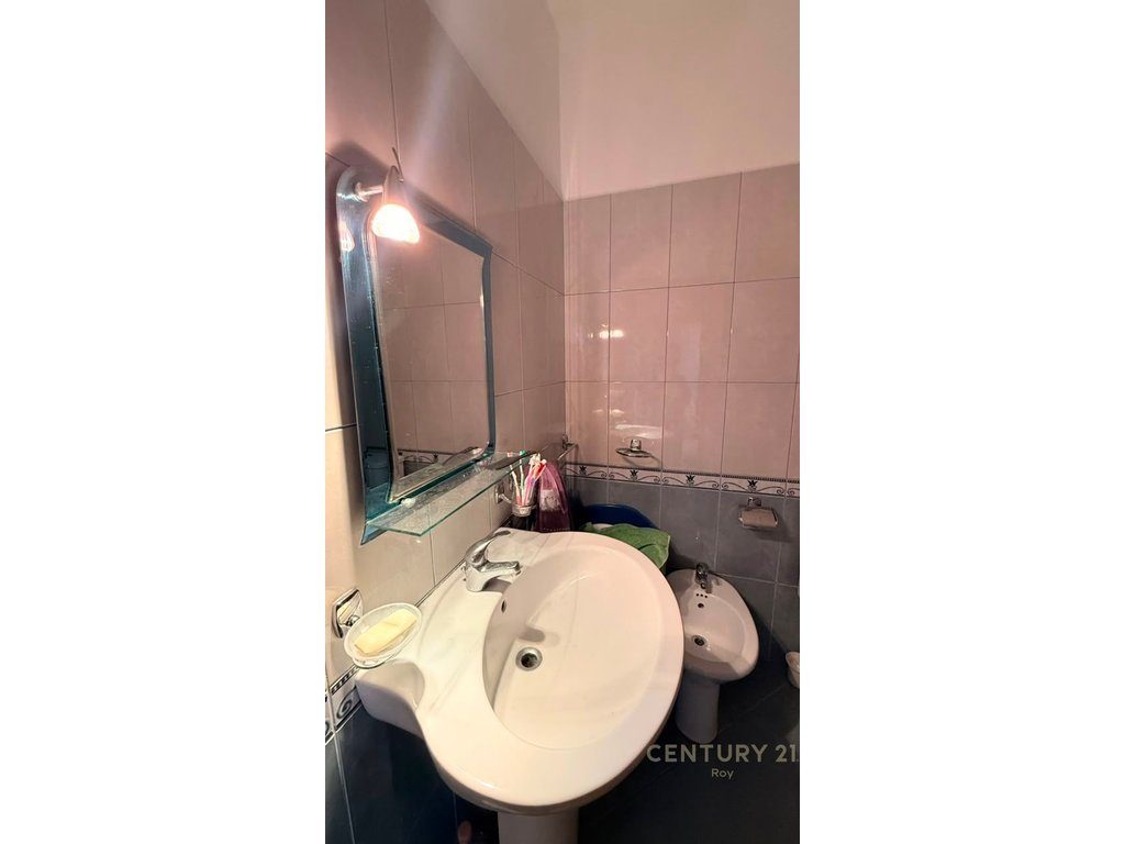 SHITET GARZONIERE PRANE MIAMI BEACH NE GOLEM! 4