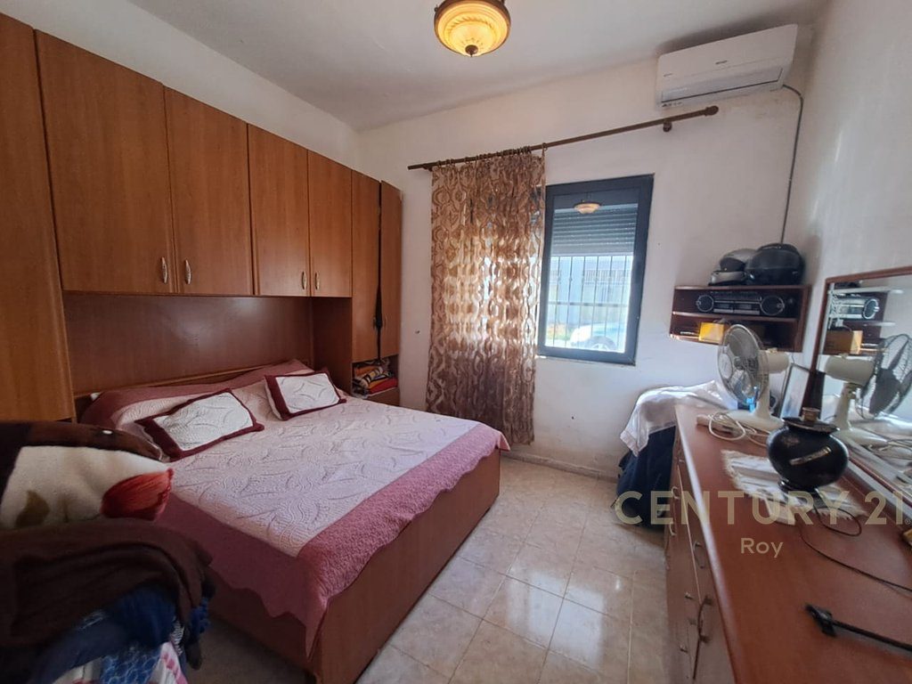 GODINE (SHTEPI +MAGAZINE) PER SHITJE NE DURRES - 450.000€ | 450 m²