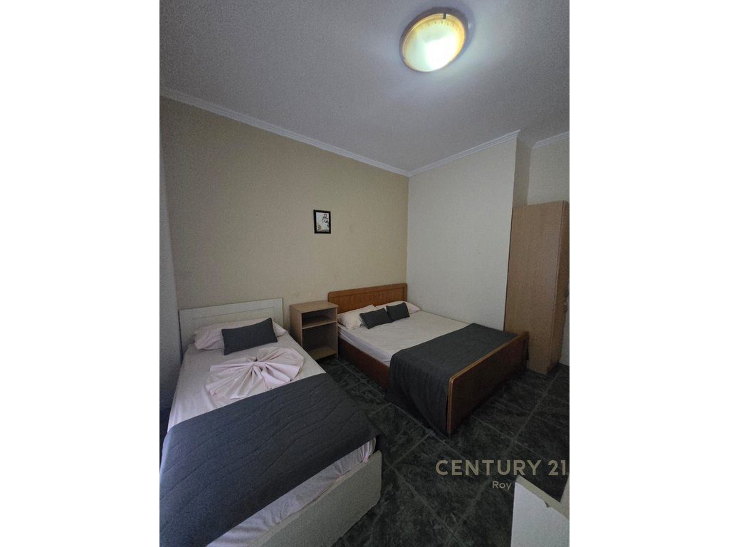 SHITET HOTEL ME PISHINE NE ZONEN E GOLEMIT , 250M LARG PLAZHIT !!! 2