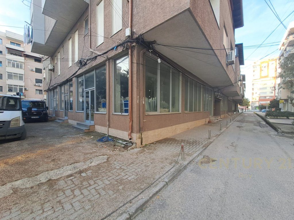 Hapësirë multifunksionale Për Qera në Plazh, Durrës 50m Distance nga Deti. 2