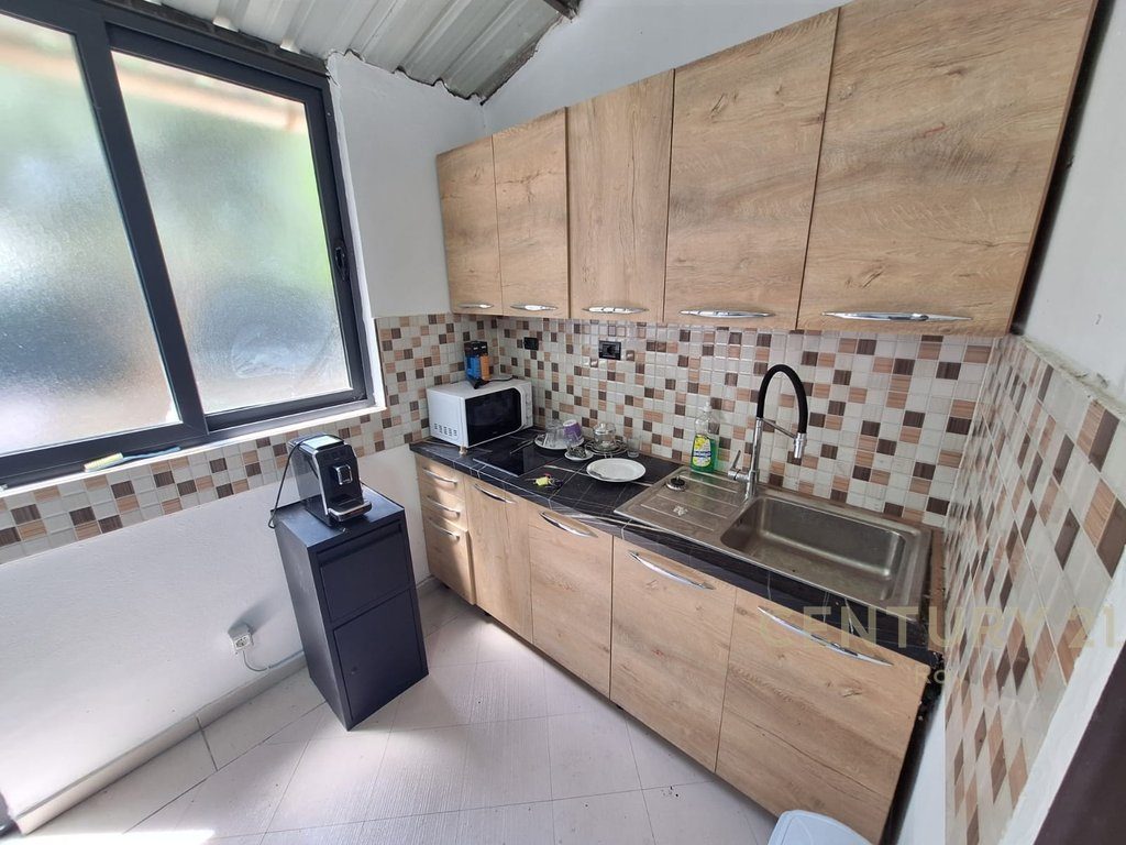 Shtepi e Ulet Me Oborr Me Qira në Lagja nr.16, Durrës - 350€ | 76 m² 4
