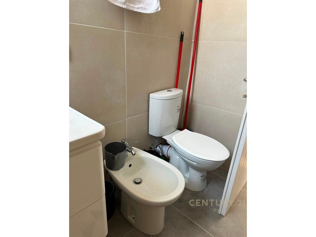 APARTAMENT 1+1 PER SHITJE NE GOLEM, PERBALL HOTEL FLOWER – PALLAT I RI 2025!!!