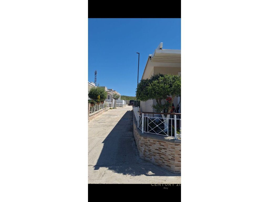Tokë Truall për Shitje në Shijak, Afer Zones se Vilave ne Lagjien Popullore. !! 3
