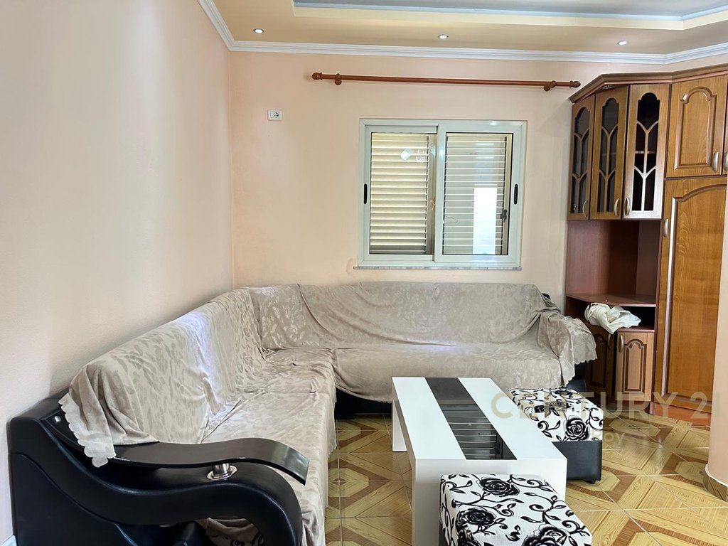 Shitet Apartament 2+1 + Garazh 20 m² Ne Durrës