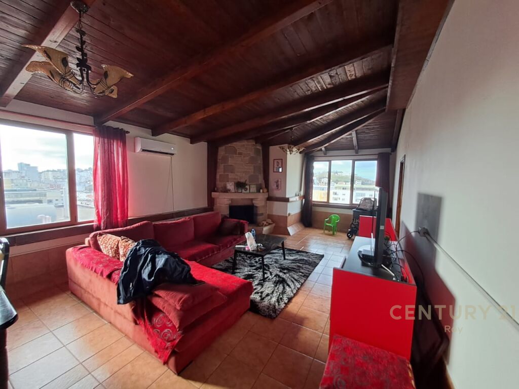 Papafingo 3+2+2 Për Shitje në Lagja nr.6, Durrës - 230000€ | 235m² 2