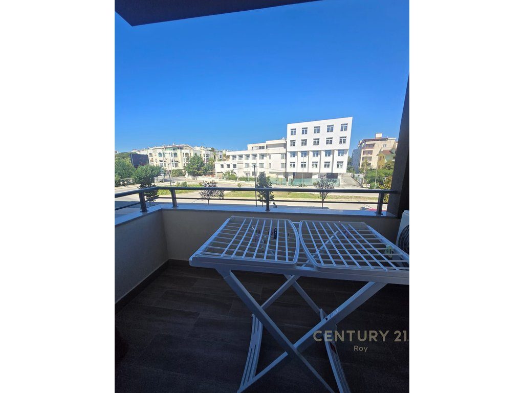 SHITET APARTAMENT 1+1 TE MALI I ROBIT ! 2