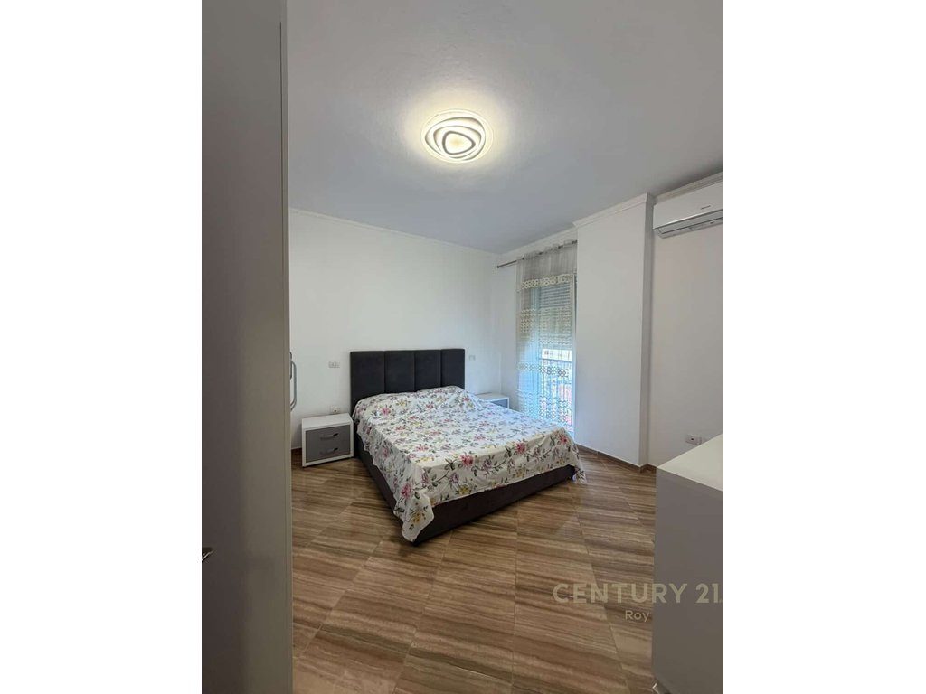 APARTAMENT 2+1+2 PER QERA NE QENDER TE DURRESIT!!!! - 500€ | 87 m²